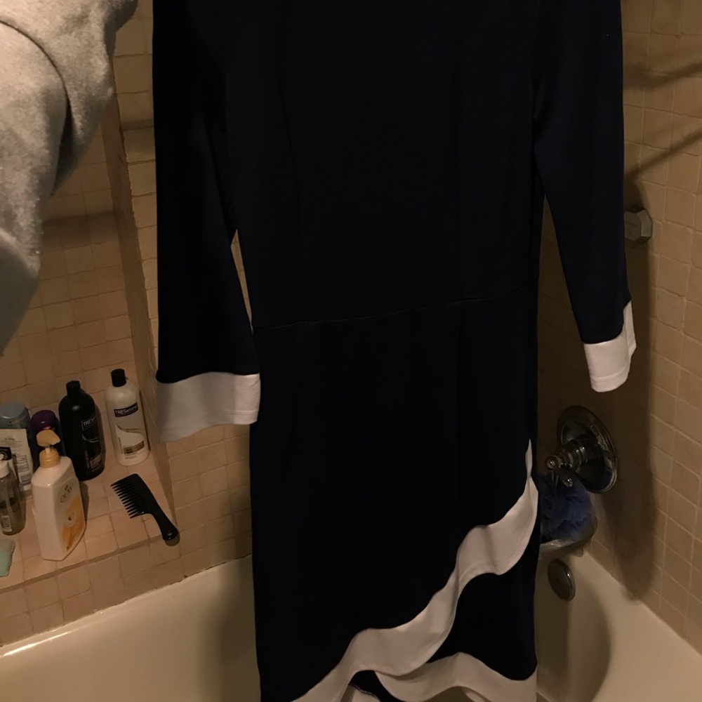 Dress - Picture 2 of 4